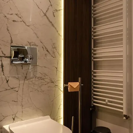 B&v 55 Qualis - Luxury Mountain Escape Apartment Brasov