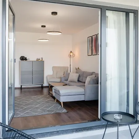 B&v 55 Qualis - Luxury Mountain Escape Apartment