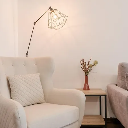 B&v 55 Qualis - Luxury Mountain Escape Apartment Brasov